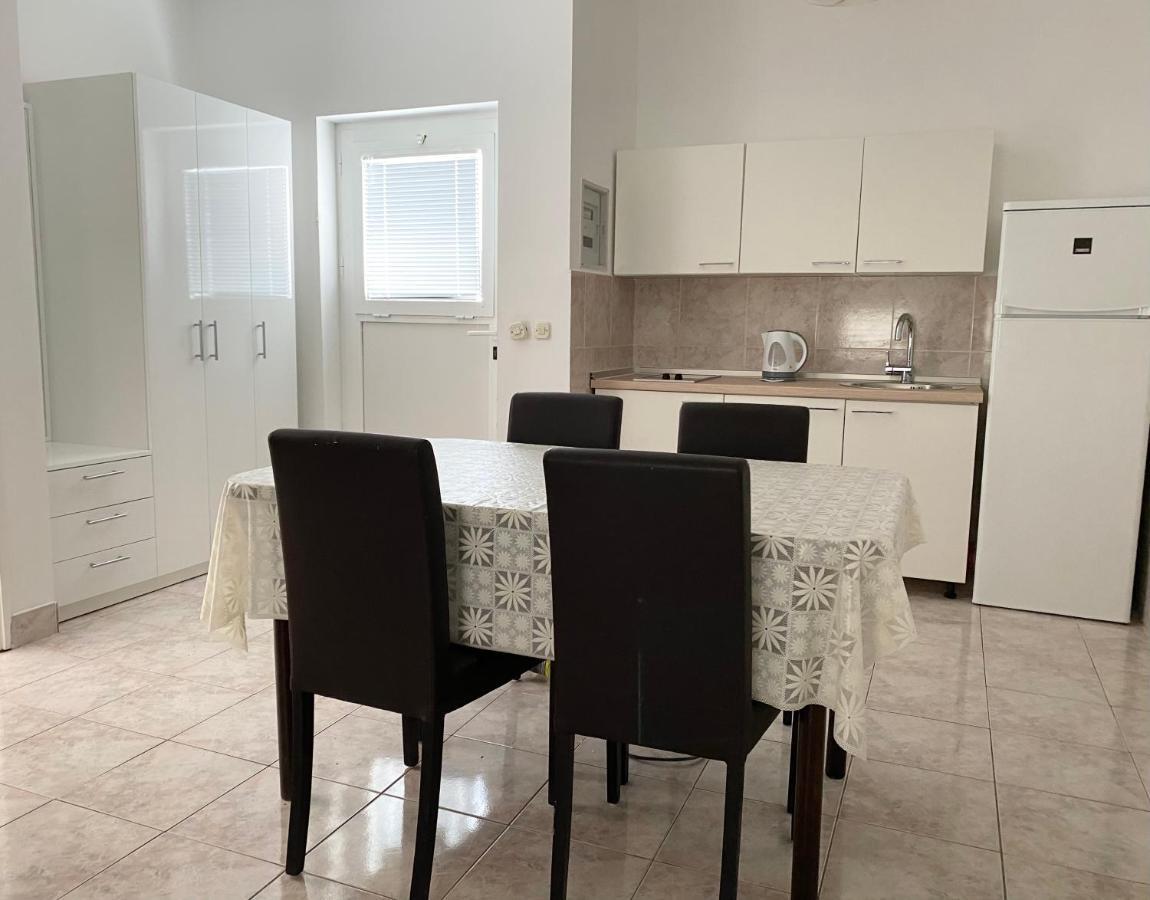 Apartamento Emanuela 2 Novalja Exterior foto