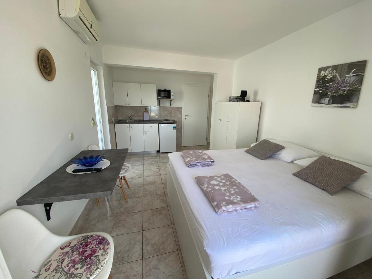 Apartamento Emanuela 2 Novalja Exterior foto