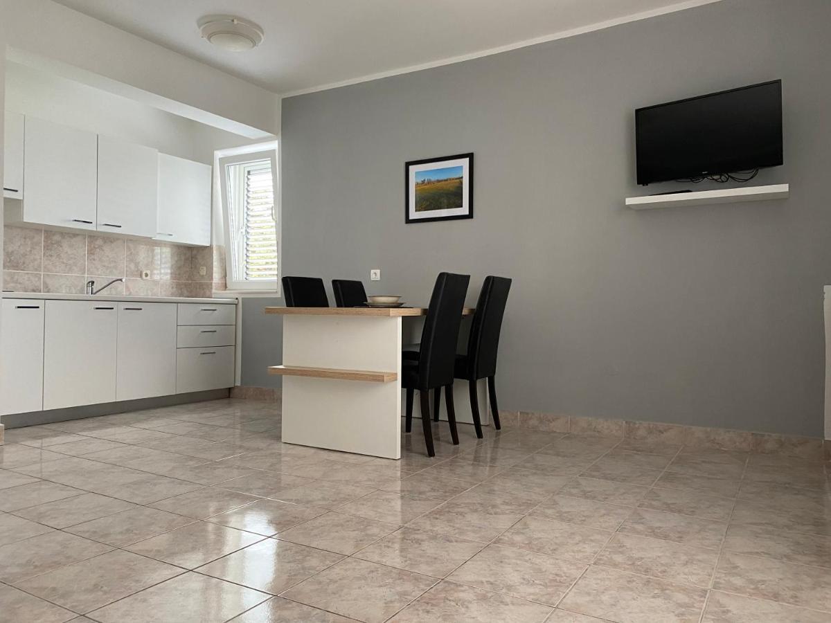 Apartamento Emanuela 2 Novalja Exterior foto