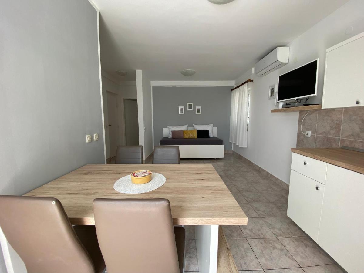 Apartamento Emanuela 2 Novalja Exterior foto