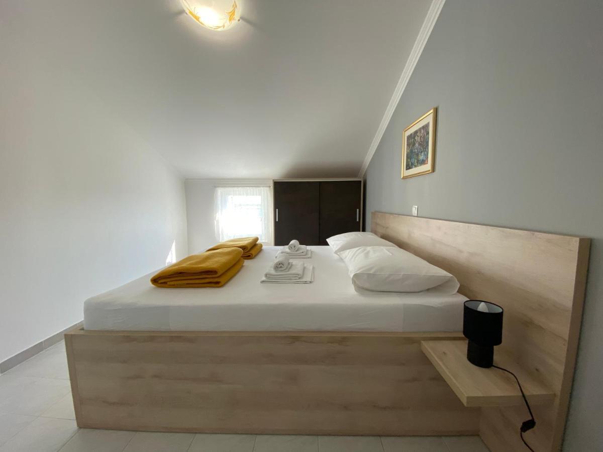 Apartamento Emanuela 2 Novalja Exterior foto