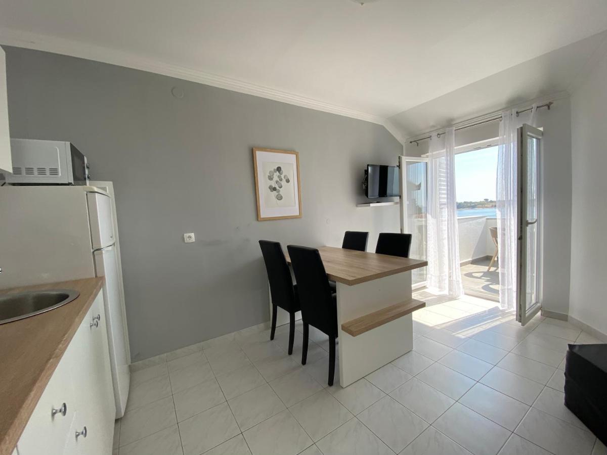Apartamento Emanuela 2 Novalja Exterior foto